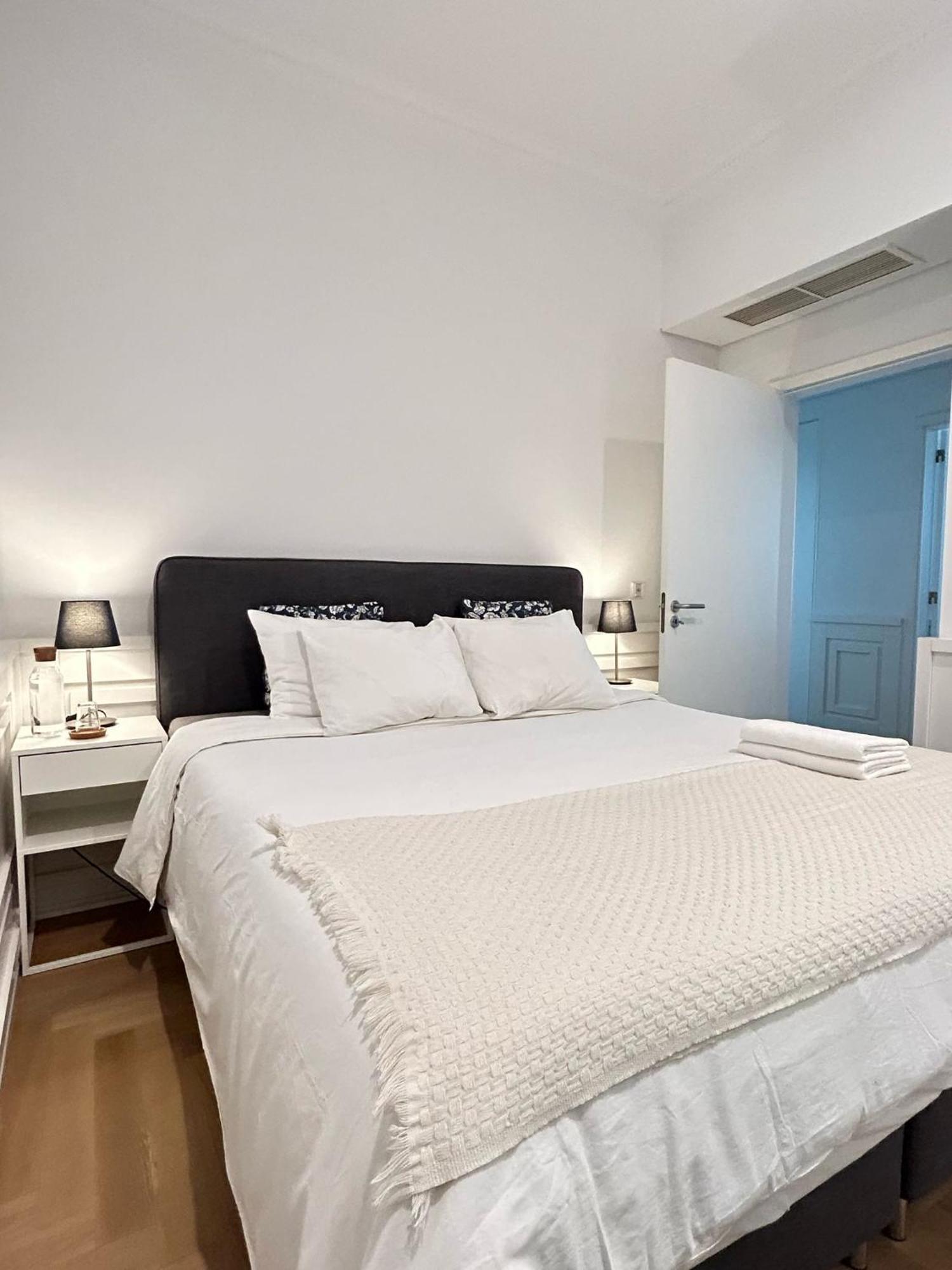 Suite In Shared House In Downtown Lisbona Esterno foto